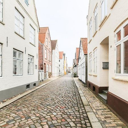 Apartmenthaus Theodor Storm - Unter Sternen Husum  Buitenkant foto