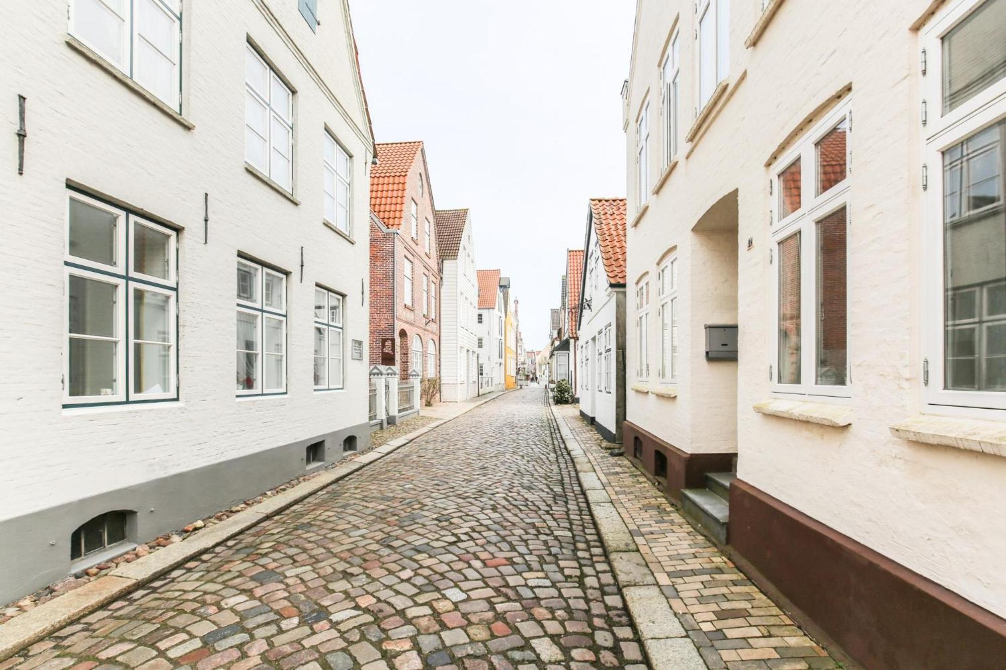 Apartmenthaus Theodor Storm - Unter Sternen Husum  Buitenkant foto